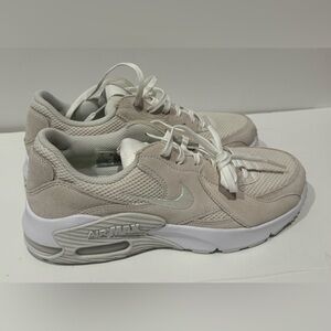 NWOT WOMENS NIKE AIR MAX EXCEE CD5432-009 SIZE 9 - PHANTOM/SAIL